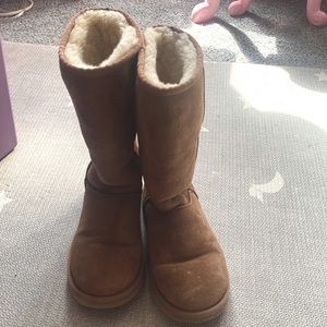 Tan Ugg boots